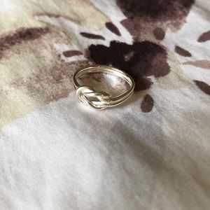 Brand New! 925 Sterling Silver Knot Ring. Size 6